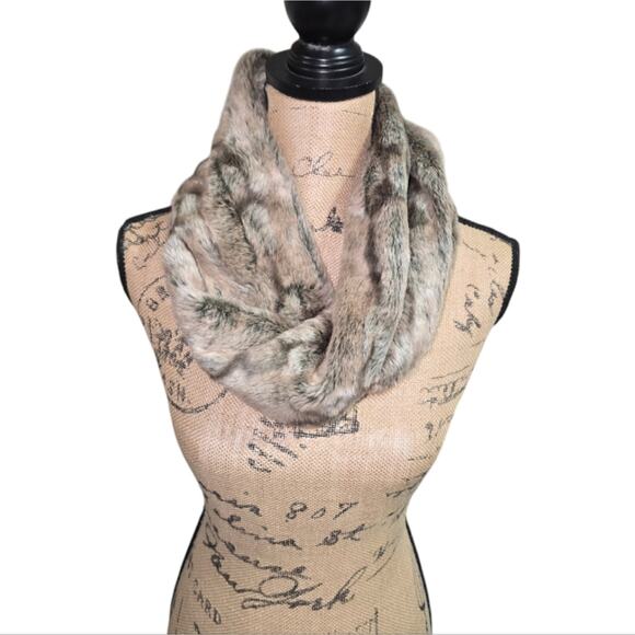 Cozy and Soft Elegant Faux Fur Infinity Scarf - Brown Tan Black Grey - Picture 4 of 5